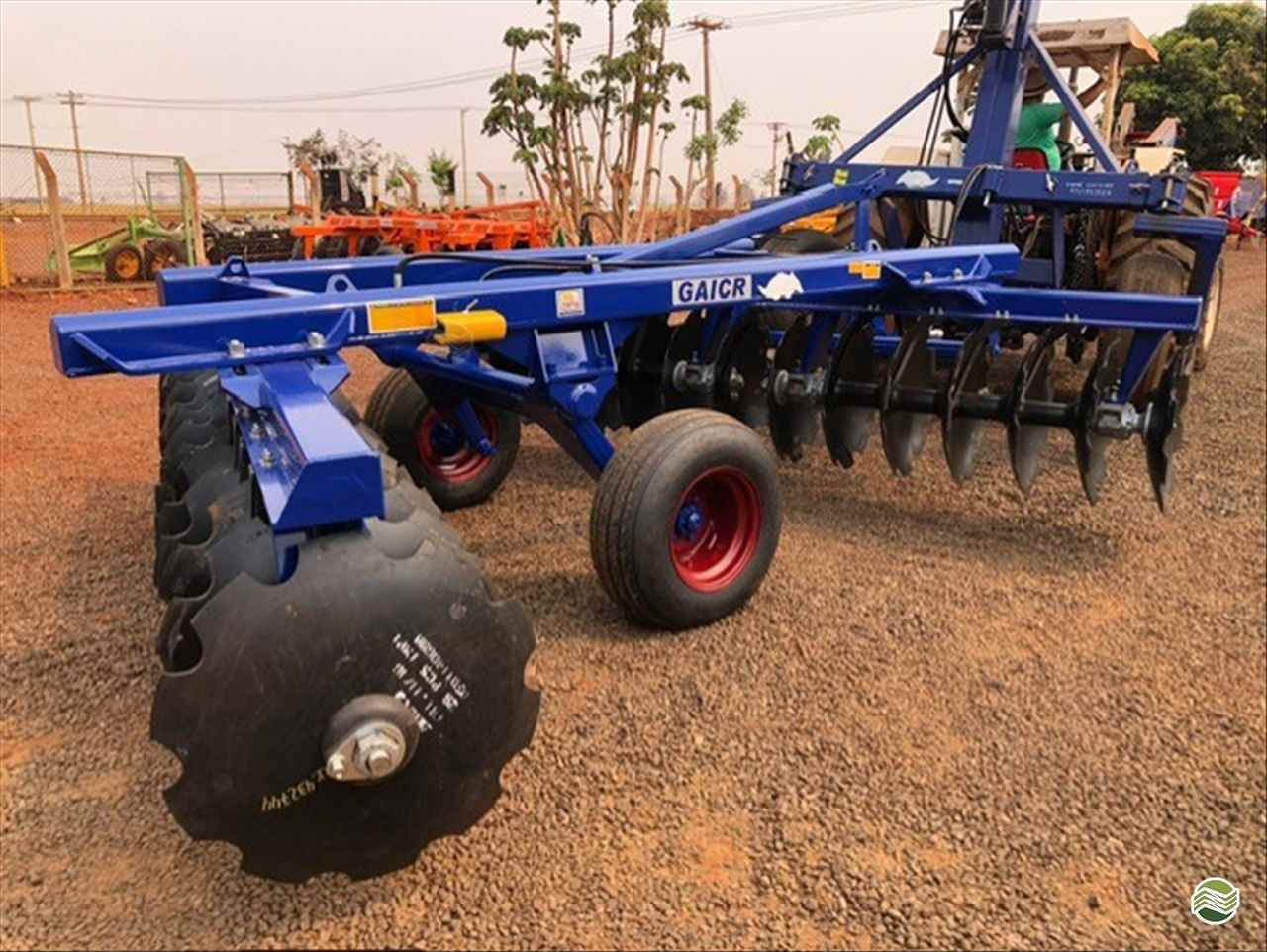 IMPLEMENTOS AGRICOLAS GRADE INTERMEDIÁRIA INTERMEDIÁRIA 28 DISCOS Carlos Tratores SP GUAIRA SÃO PAULO SP